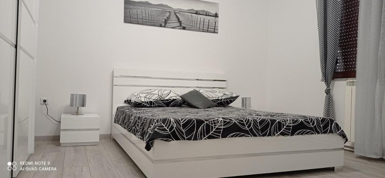 Viktor Rooms And Apartments 로비니 외부 사진
